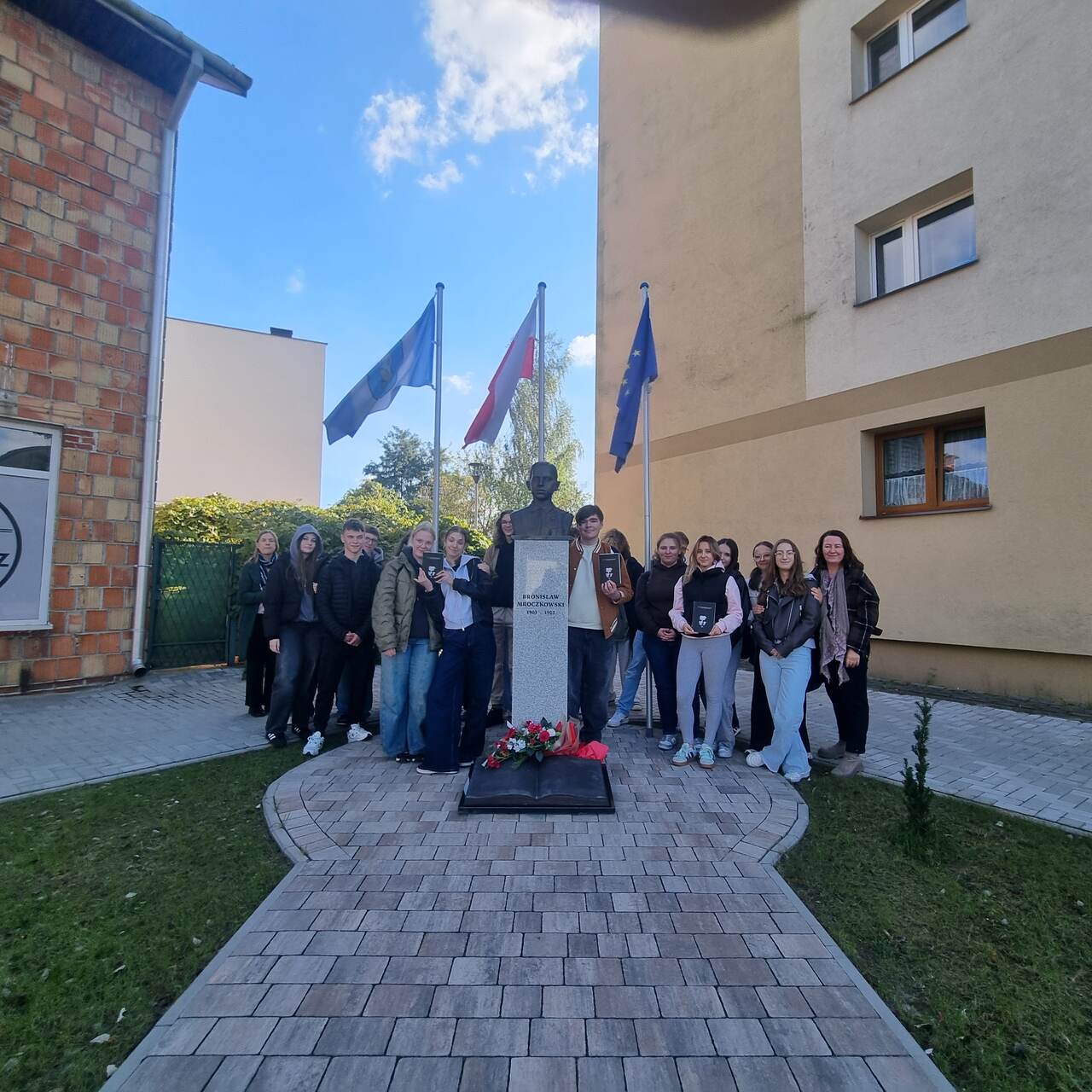 b3 (1) Easy Resize.com