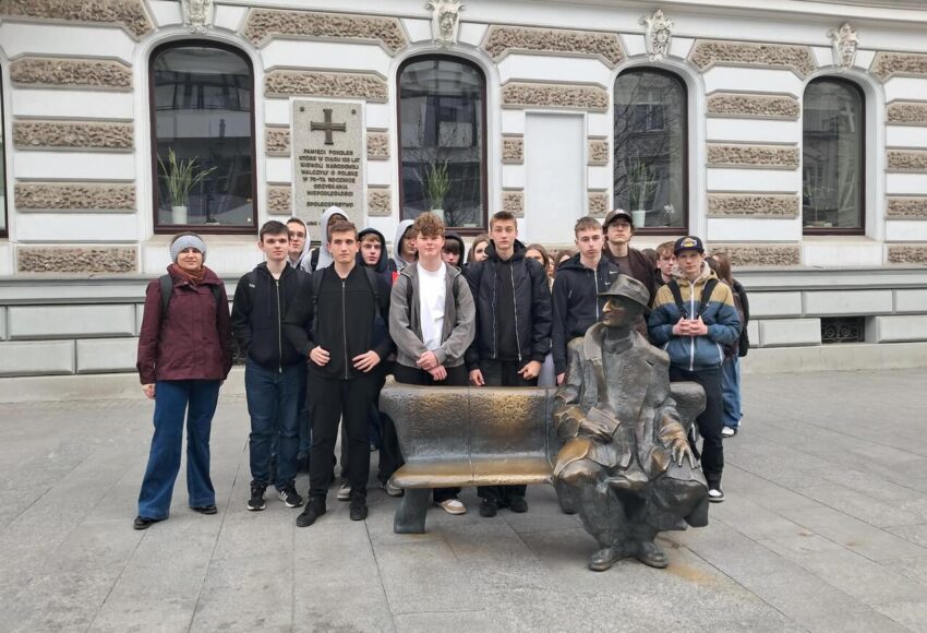 Unknown 8 Easy Resize.com