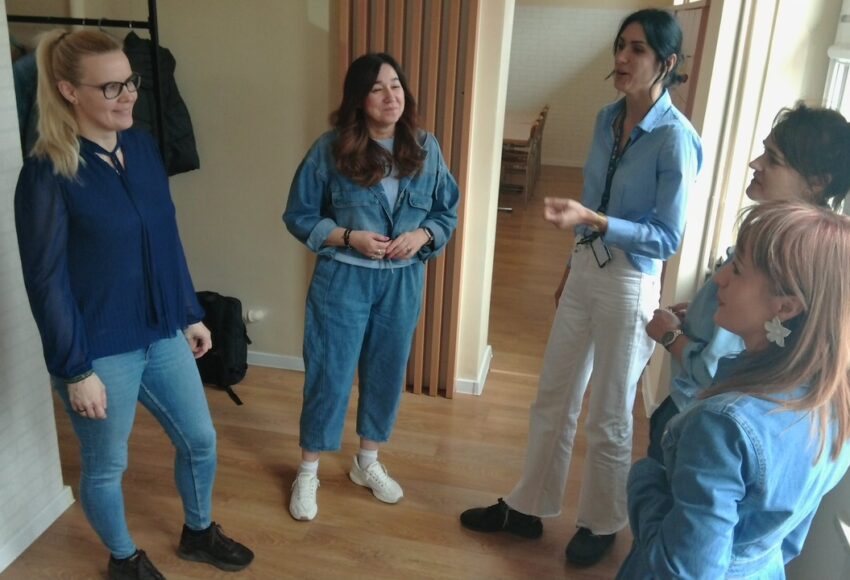 100 0019 Easy Resize.com